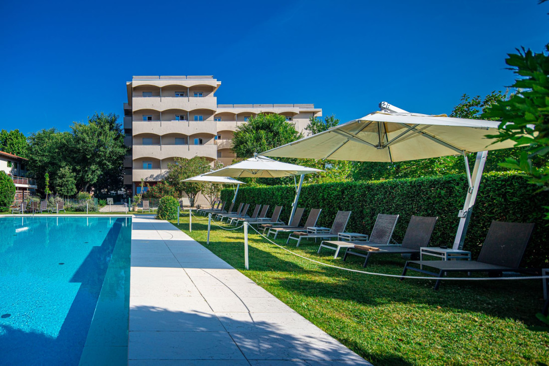 media.PISCINA DEP SLIDE